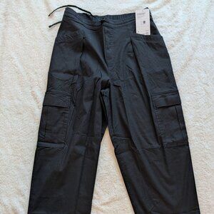 New With Tags - Athleta Black Paradise Straight Leg Cargo Pant Size Small